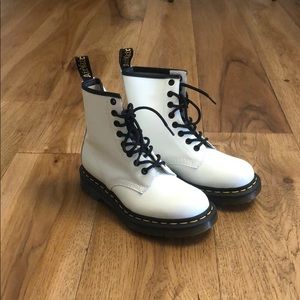 BNIB Dr. Martens 1460 in white